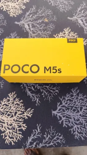 poco m5s