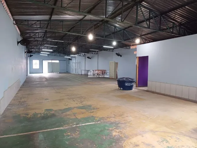 Aluguel de Galpão Comercial no Bairro Bom Retiro, Uberaba