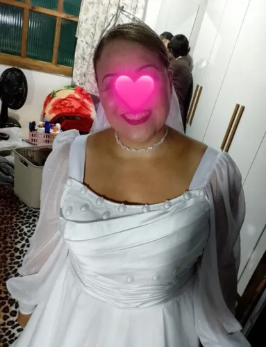Vendo Vestido De Noiva Usado Somente Uma Vez, Completo Com Tudo,Do Véu A Coroa De Cabelo.