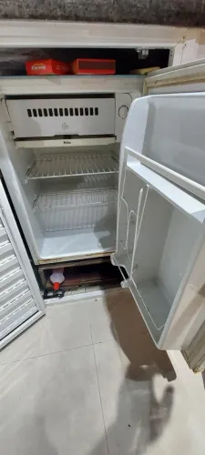 Vendo Frigobar gelando e com regulagem de temperatura 127v
