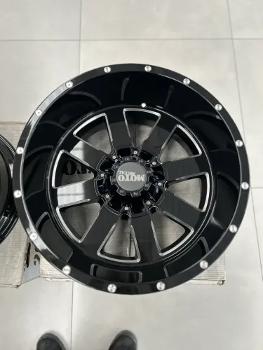 Jogo De Roda Moto Metal MO9622 Preto Brilhante 6x139 - 20x10 Offset -24