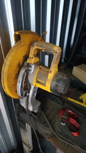 Policorte Dewalt  2300 watts 220 volts