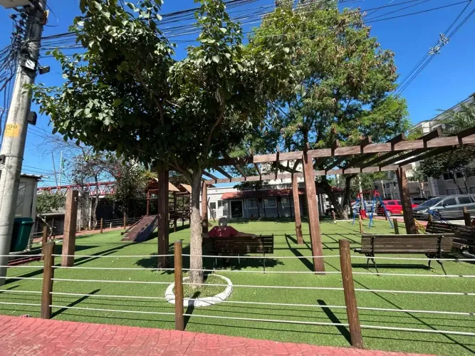 Imóvel para aluguel e venda possui 50 metros quadrados com 2 quartos. Excelente localizaçã