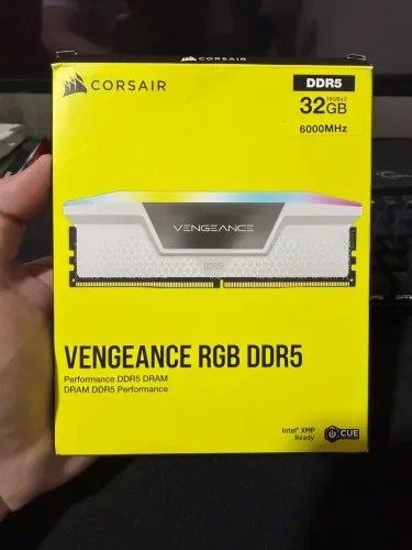 Corsair vengeance rgb branca 6000mhz Cl36 2x16gb