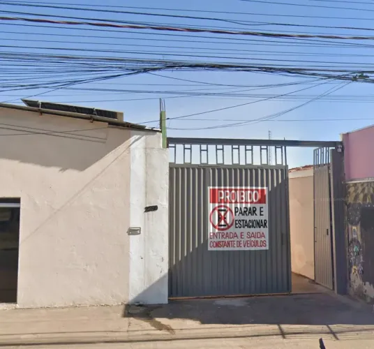 CASA TÉRREA, MOBILIADA, 3 QUARTOS, 2 BNHEIROS, REGIÃO PORTO E CENTRO