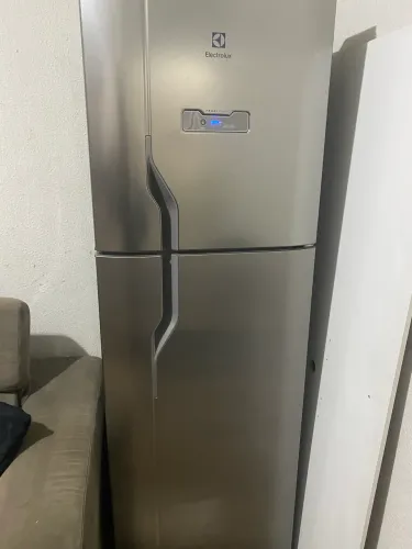 Vendo Geladeira Electrolux Frost Free inox