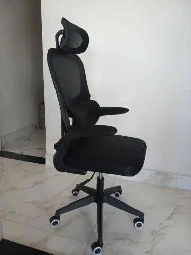 Cadeira de escritório ergonômica nova