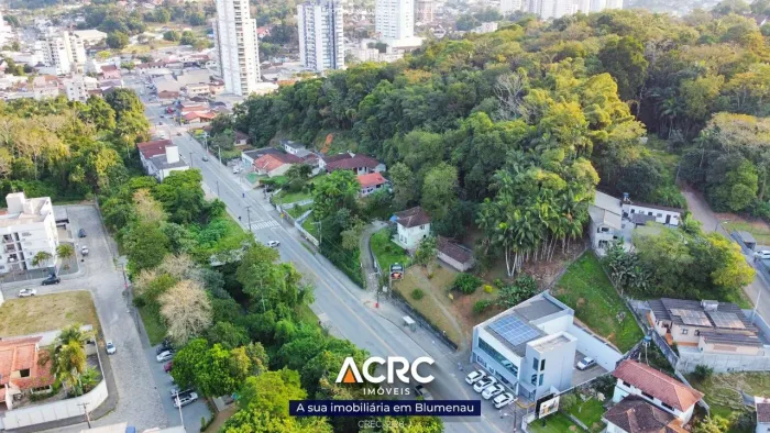 ACRC Imóveis - TE01276 - Terreno com um total de 2.209,68m² a Venda no Bairro Escola Agríc