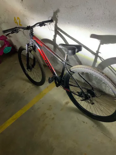 Vende-se bicicleta south legend aro 21 - preço a combinar