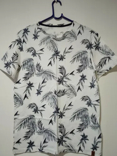 5 Camisetas menino adolescente. Veste 12 14 anos