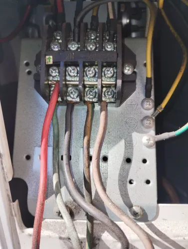 instalador hidráulico, elétrico, pedreiro, montador.