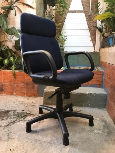 Cadeira Presidente para Escritório Semi Nova