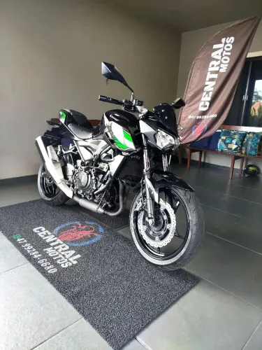 Vende-se Z400 top Financiamos *