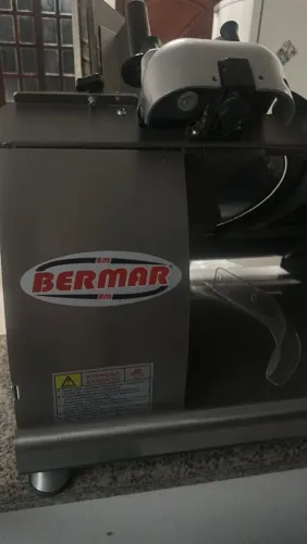Fatiador de Frios Bermar semi novo inox lâmina 300 mm