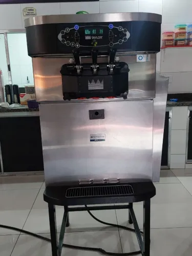 Máquina de sorvete Talor modelo c722