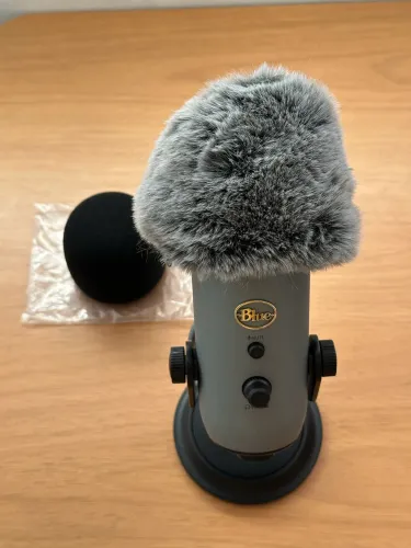 Microfone Podcats Blue Yeti Blackout