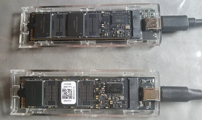 SSD 256 GB Novo + Case USB