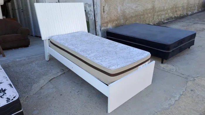 Cama Solteiro com colchão - Aceito Oferta