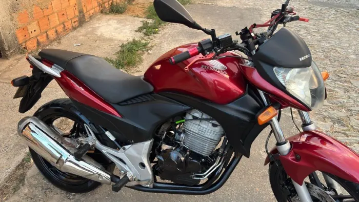 Moto CB300