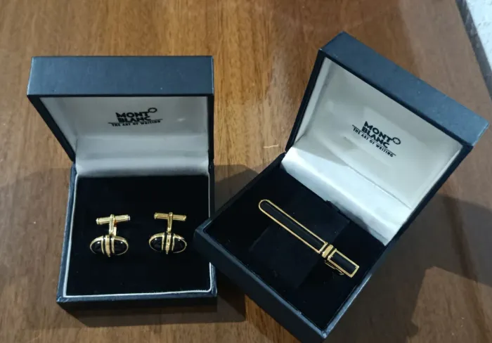 Kit abotoadura com prendedor de gravata montblanc.