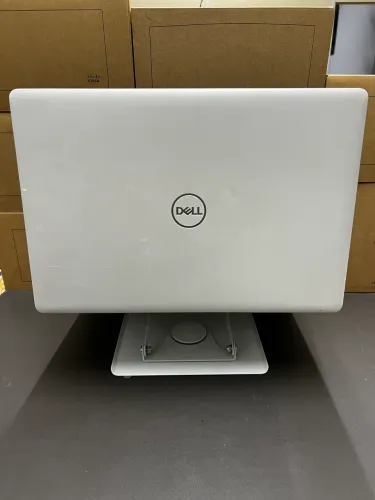 Notebook Dell |  Intel Core i7 8Th  | Vídeo Radeon 2GB | 8GB | SSD 256Gb