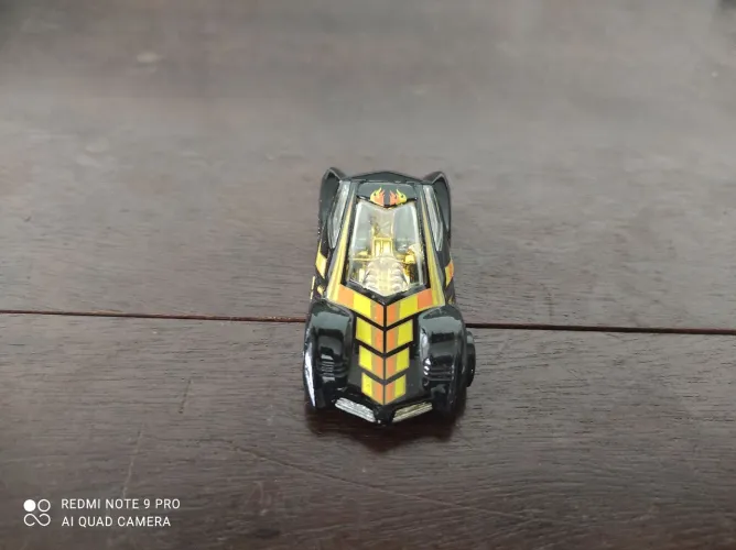 Hot Wheels Sinistra 2006 Mainline 