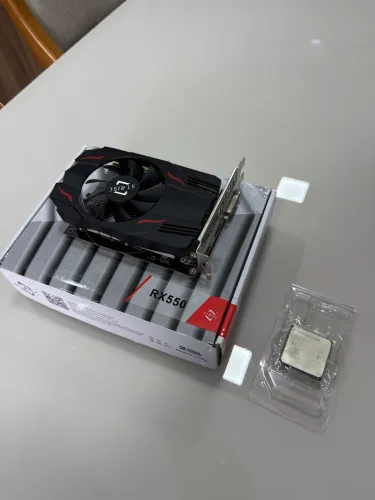 Vendo Placa de Vídeo RX 550 + Processador AMD Athlon 3000G