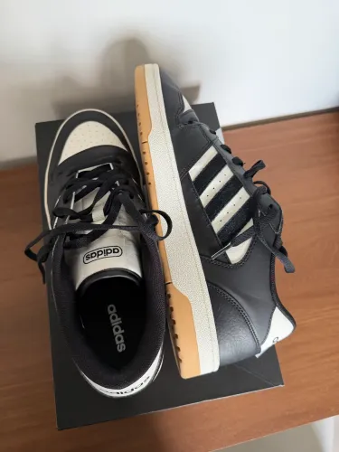 2 pares Tênis Adidas Original com nota fiscal