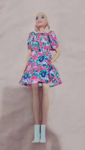 Barbie fechionista careca