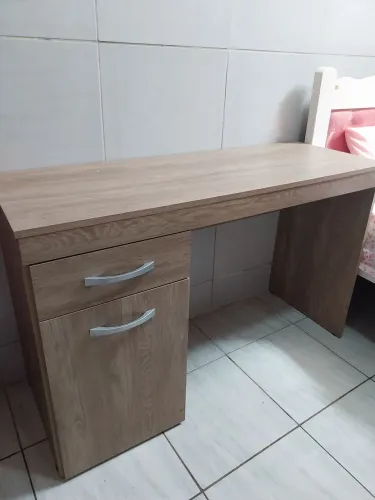 Escrivaninha Nova