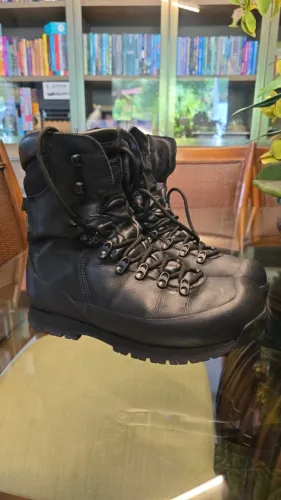 Bota tática Guartelá tam 41 - Couro Hidrofugante