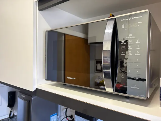 Microondas Panasonic 27 litros modelo st55lm