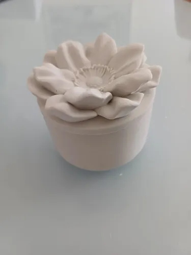 Conjunto de copo com tampa de flor de gesso