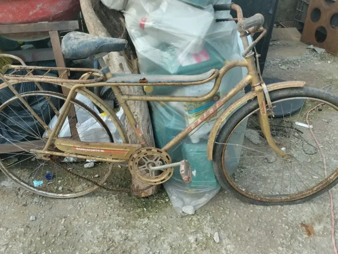 Bicicleta antiga barra forte