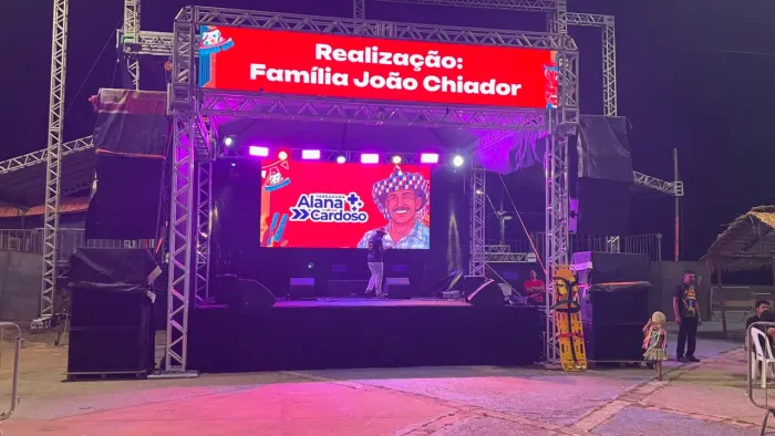 Aluga-se palco, som e iluminação