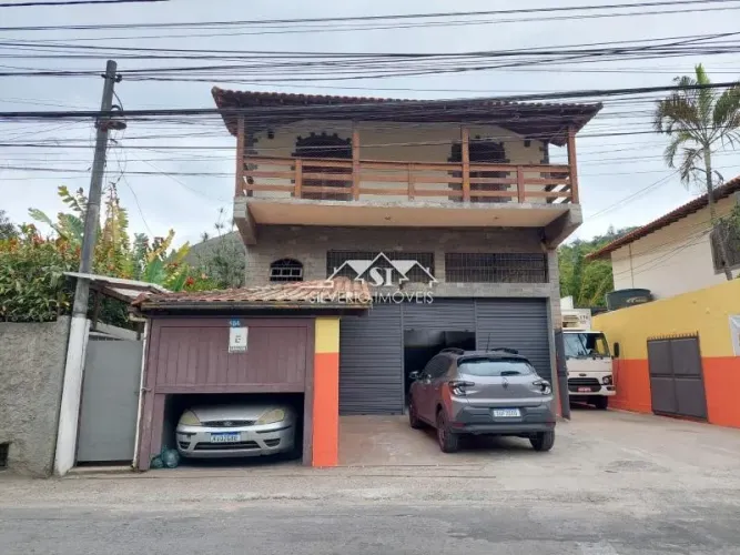 Loja- Petrópolis, Corrêas