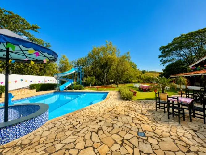 Casa de Campo Térrea 3.000m² | Rio nos Fundos | Porteira Fechada