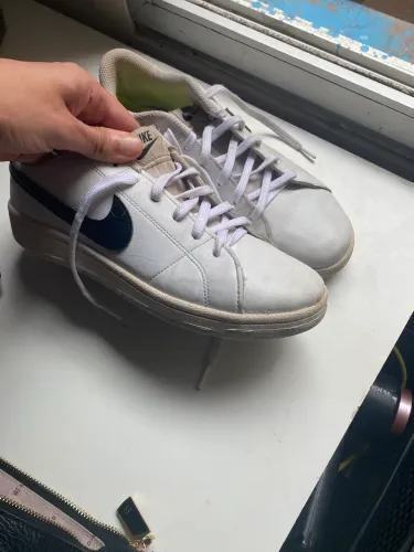 Tênis Nike Original Branco com Logo Preto - Tam BR 38