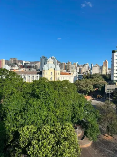 APARTAMENTO MOBILIADO DE 82m² | 2 QUARTOS | 2 VAGAS LIVRES | LAZER E EXCELENTE LOCALIZAÇÃO