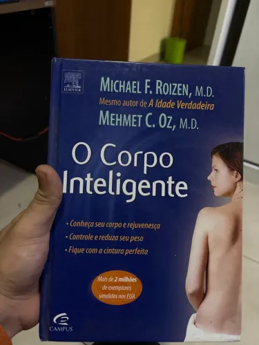 Doação de 3 livros juntos. Retirada em minha residência