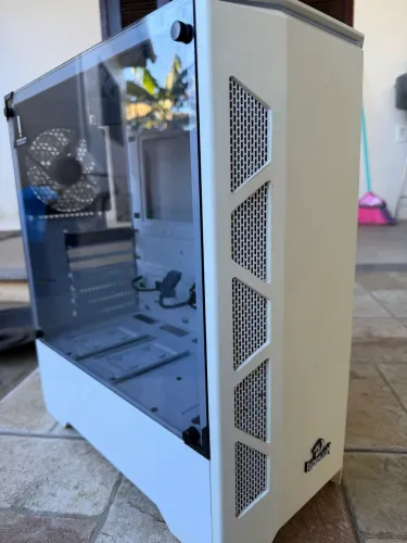 GABINETE BRANCO REDRAGON USADO