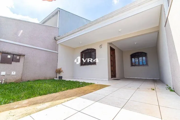 Casa com 2 dormitórios e quintal à venda por R$ 650.000 - Pinheirinho - Curitiba/PR
