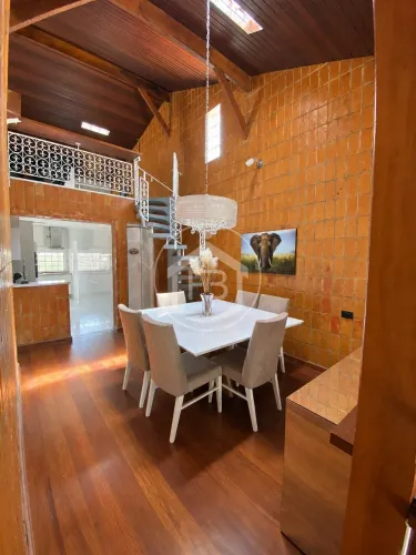 Lindo Sobrado Mobiliado para locação no Jardim Olympia com 280m2 - 4 dorm - 3 banheiros -