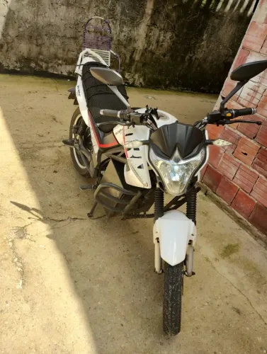 Moto Shineray she 3000