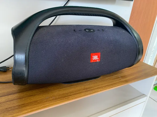 JBL BOMBOX
