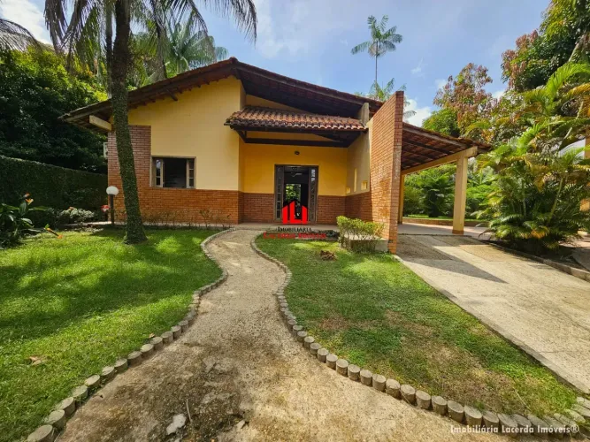 Casa no Jardim Friburgo 900m² totalmente espetacular em Tarumã - Manaus - AM