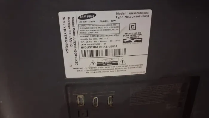 2 Tvs com defeito para retirada de peças