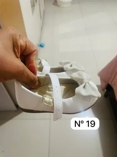 Sandália bebê 2 pares por 50,00