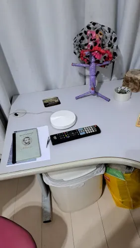 Mesa e cadeira de escritório