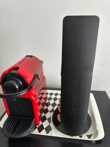 Cafeteira Nespresso C40 Vermelha